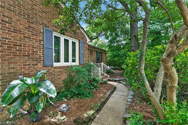 2153 Hollybriar PT, Norfolk, VA 23518