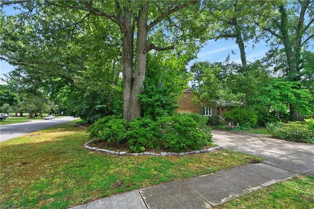 2153 Hollybriar PT, Norfolk, VA 23518