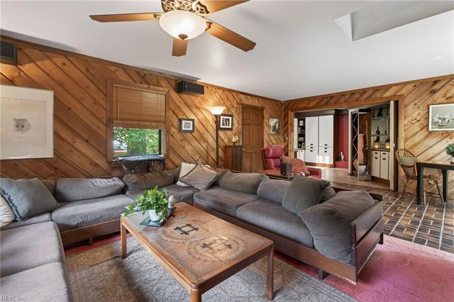 2153 Hollybriar PT, Norfolk, VA 23518