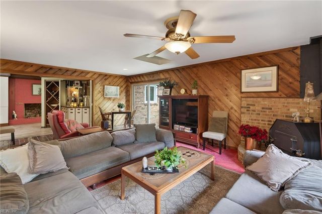 2153 Hollybriar PT, Norfolk, VA 23518