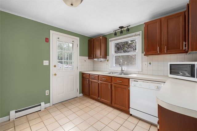 95 Amy Drive, Cranston, RI 02921