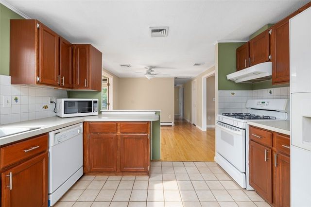 95 Amy Drive, Cranston, RI 02921