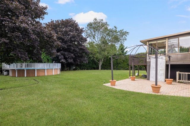 95 Amy Drive, Cranston, RI 02921