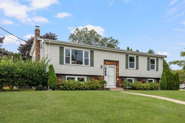 95 Amy Drive, Cranston, RI 02921