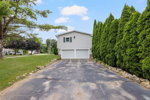 95 Amy Drive, Cranston, RI 02921