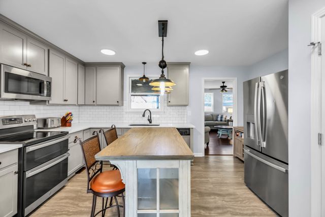 1917 Graceland Dr, Goodlettsville, TN 37072