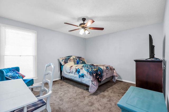 1917 Graceland Dr, Goodlettsville, TN 37072