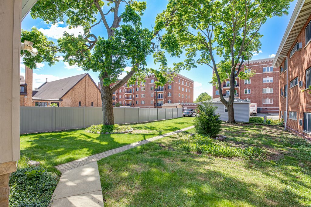 422 W Wesley Street, Wheaton, IL 60187 — photo 3