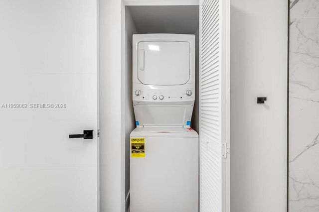 1547 NW 2nd St 201, Miami, FL 33125