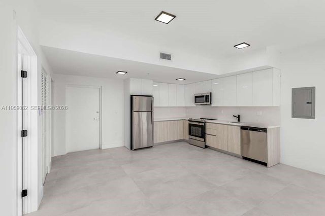 1547 NW 2nd St 201, Miami, FL 33125