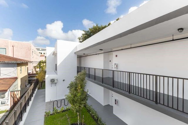 1547 NW 2nd St 201, Miami, FL 33125