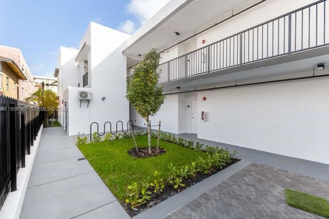 1547 NW 2nd St 201, Miami, FL 33125