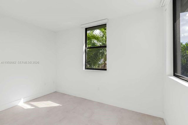 1547 NW 2nd St 201, Miami, FL 33125