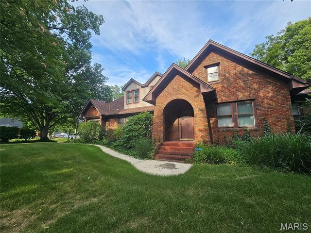 220 S 9th Street, East Alton, IL 62024