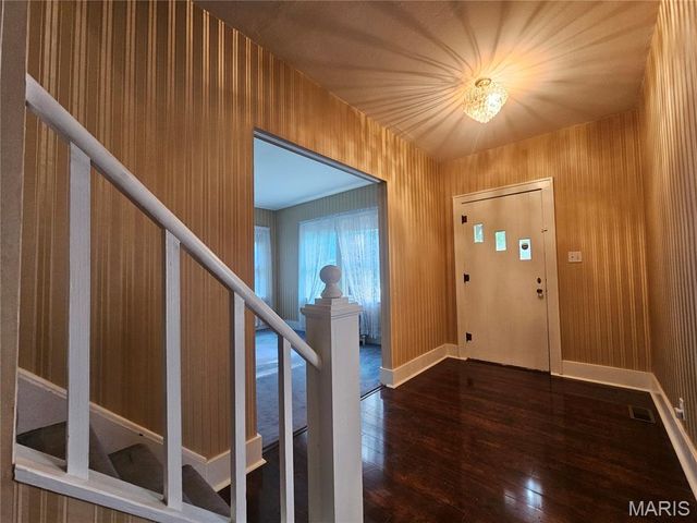 220 S 9th Street, East Alton, IL 62024