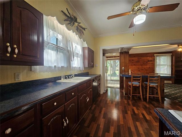 220 S 9th Street, East Alton, IL 62024