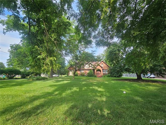 220 S 9th Street, East Alton, IL 62024