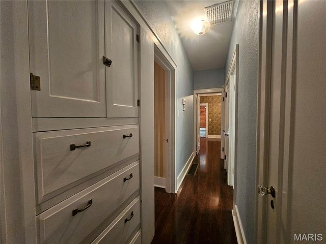 220 S 9th Street, East Alton, IL 62024