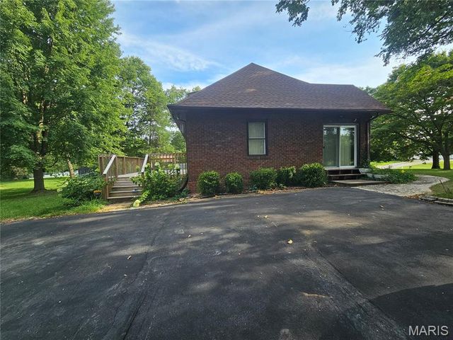 220 S 9th Street, East Alton, IL 62024