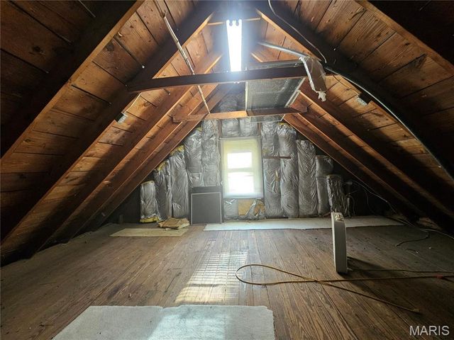 220 S 9th Street, East Alton, IL 62024