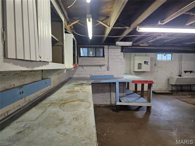 220 S 9th Street, East Alton, IL 62024