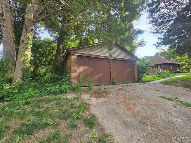 220 S 9th Street, East Alton, IL 62024
