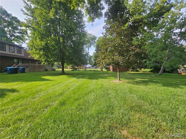 220 S 9th Street, East Alton, IL 62024