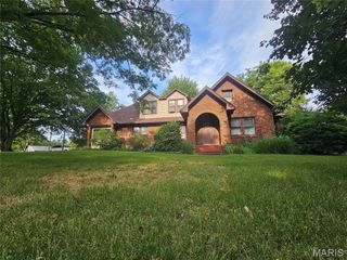 220 S 9th Street, East Alton, IL 62024