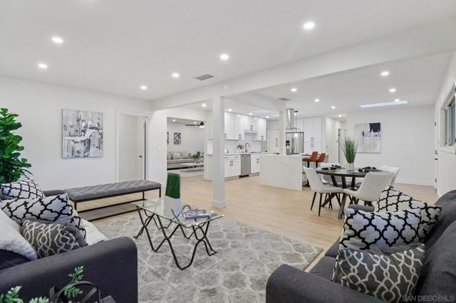 4930 Longford St, San Diego, CA 92117