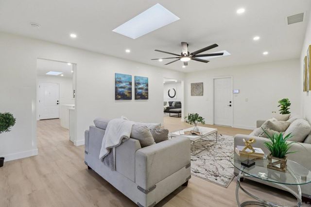 4930 Longford St, San Diego, CA 92117