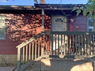 602 6TH St, Maupin, OR 97037