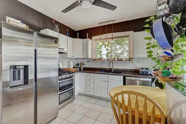 1505 S Highland Avenue, Berwyn, IL 60402