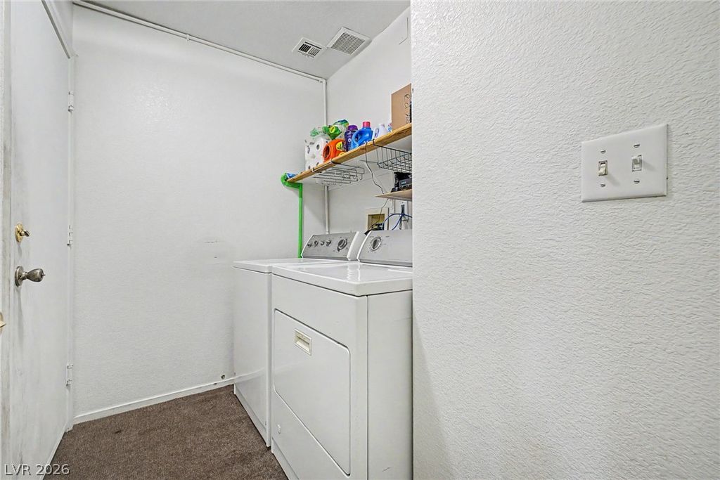 Image 27 of property listing at 998 Trackers Glen Avenue, Henderson, NV 89015