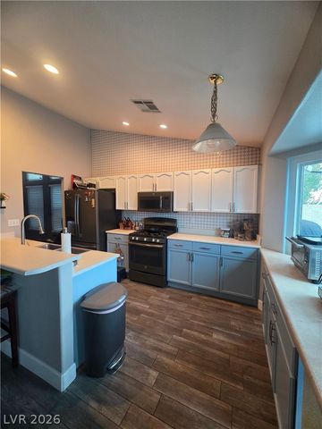 826 Manor Shores Road, Henderson, NV 89002