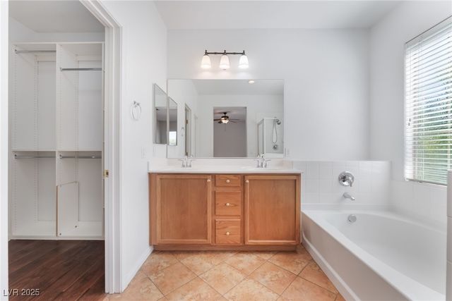 11824 Amistoso Lane, Las Vegas, NV 89138