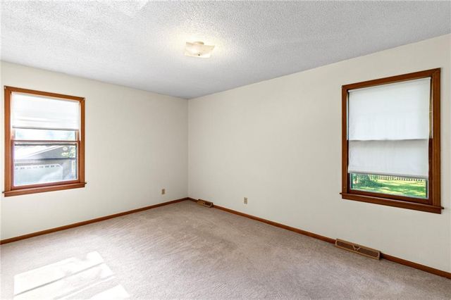 211 Rothrock Avenue, Richmond, MO 64085