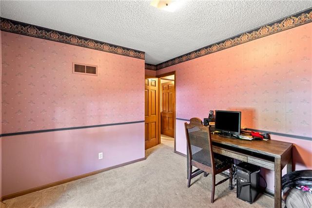 211 Rothrock Avenue, Richmond, MO 64085