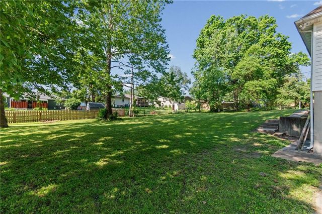 211 Rothrock Avenue, Richmond, MO 64085