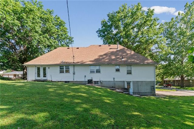 211 Rothrock Avenue, Richmond, MO 64085