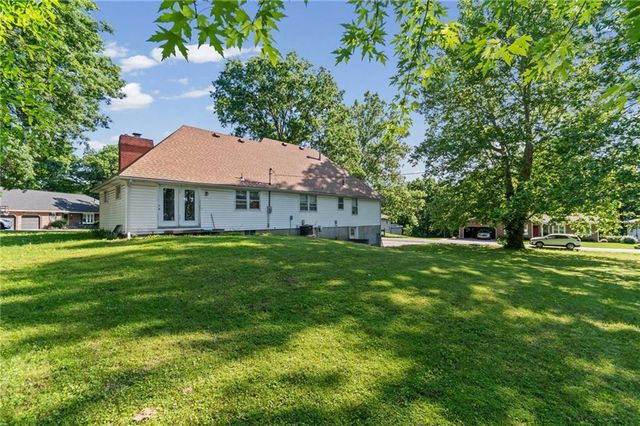 211 Rothrock Avenue, Richmond, MO 64085