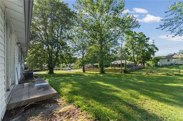 211 Rothrock Avenue, Richmond, MO 64085