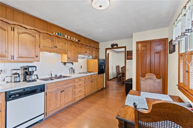 211 Rothrock Avenue, Richmond, MO 64085