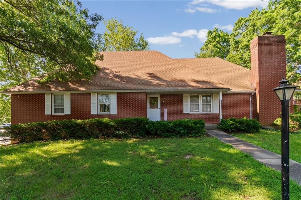 211 Rothrock Avenue, Richmond, MO 64085