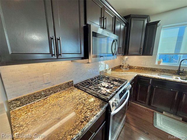 4112 Peach Tree Lane, Howell, MI 48843