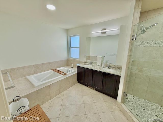 4112 Peach Tree Lane, Howell, MI 48843