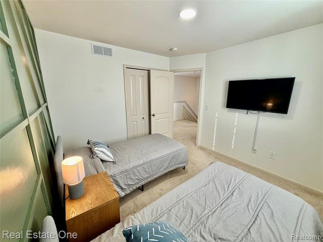 4112 Peach Tree Lane, Howell, MI 48843