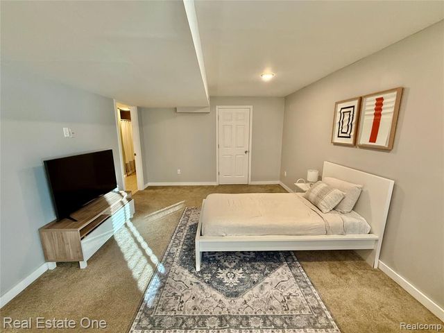 4112 Peach Tree Lane, Howell, MI 48843