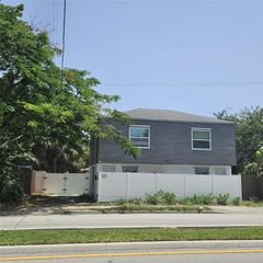 206 NE 13th St A, Fort Lauderdale, FL 33304