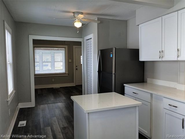 15345 Sumner, Redford, MI 48239
