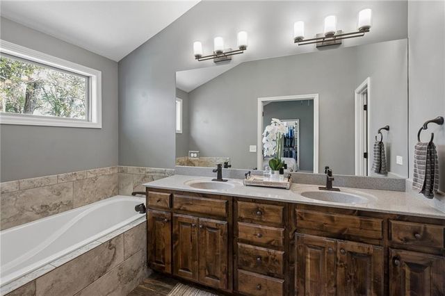 11450 Yecker Avenue, Kansas City, KS 66109